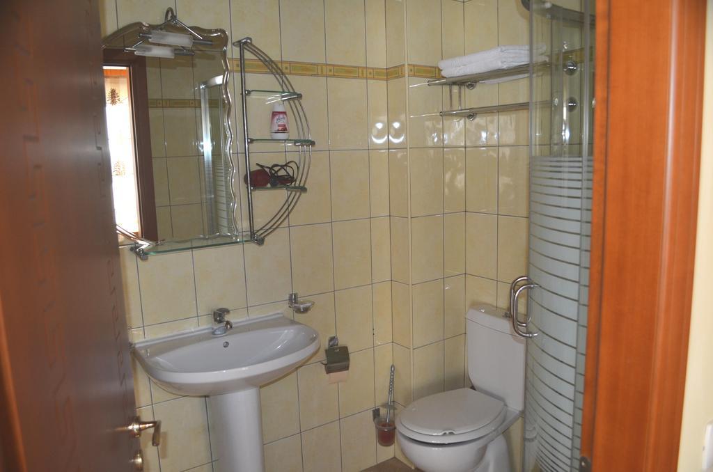 Hotel Dyrrah Durres Bagian luar foto